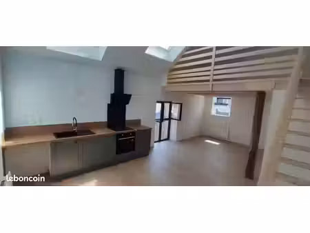 duplex t2bis neuf environ 65 m² – centre de broons – 2ème et dernier étage– parking – 690 