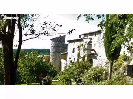 maison historique dans le rempart sud du village