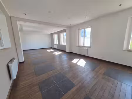 grand appartement avec terrasse