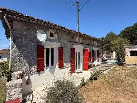 charmante maison de plain pied avec terrain  au calme
