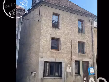 maison de village à corps (38970)