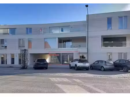 local commercial de plain-pied à louer près du centre de vic