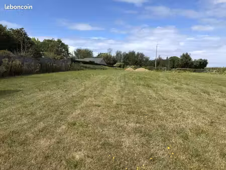 terrain 600 m² plougar