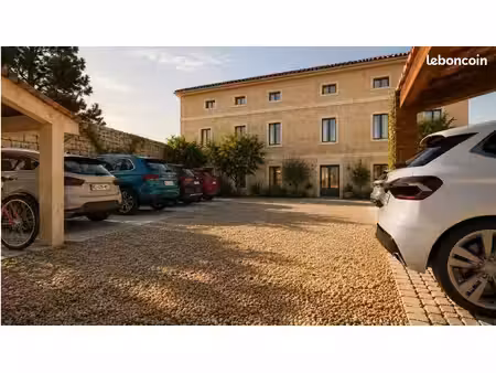 à deux pas du pont du gard : 100 m² de combles d'exception à sublimer — remoulins — 108 00