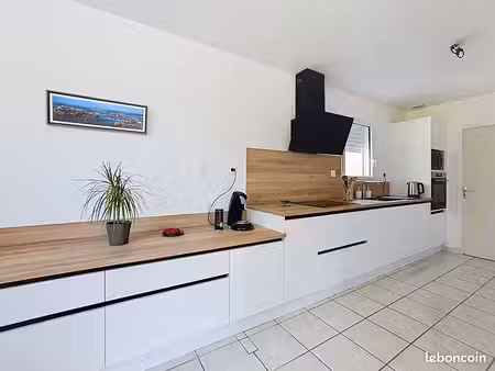 propriété 5 pièces 121 m²