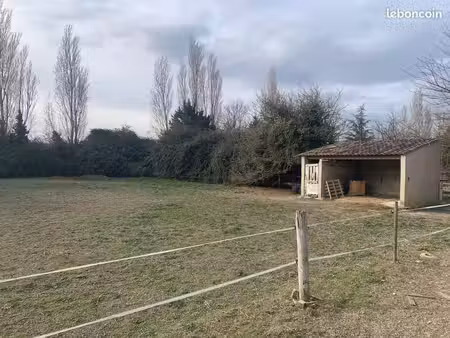 terrain 1200 m² caderousse