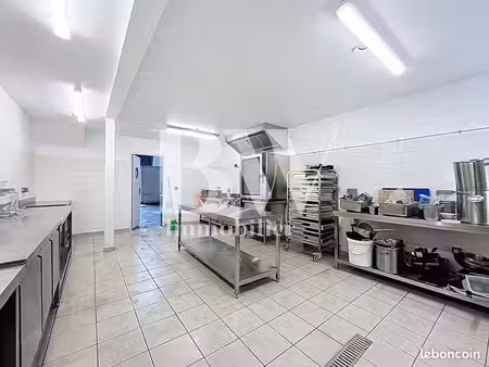 local 130 m² brest