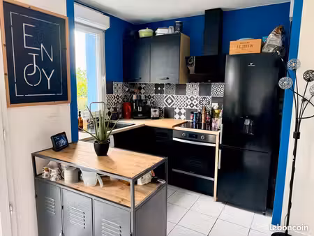 t2 meublé 44 m² - terrasse  piscine  2 parkings - cavignac (33620)