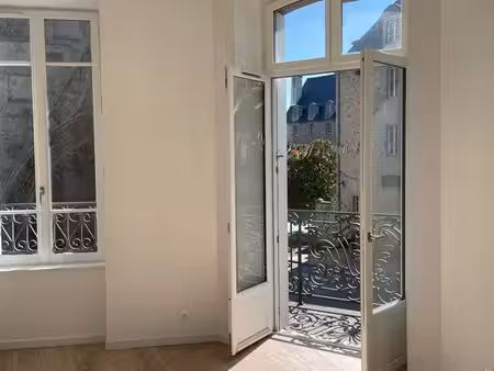 magnifique duplex spacieux et lumineux plein centre