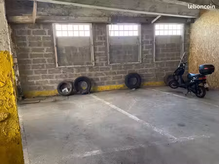 place de parking pour moto