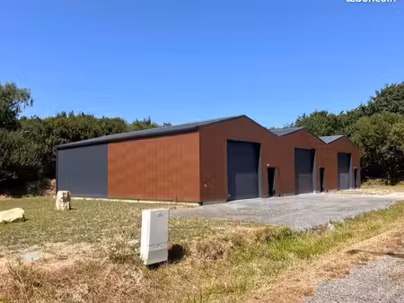hangar  local