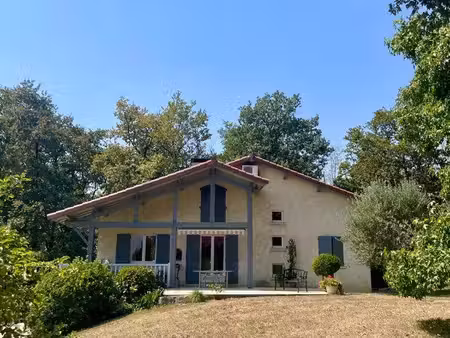 maison de 170m2 avec piscine