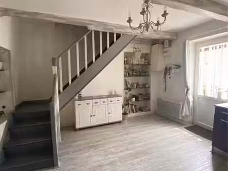 location meublée — t3 44 m² — sainte-cécile-d’andorge