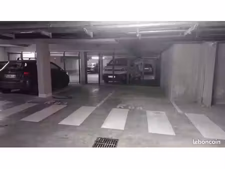 place de parking sécurisée