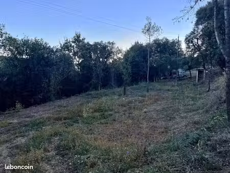 terrain 1 330 m² roquessels