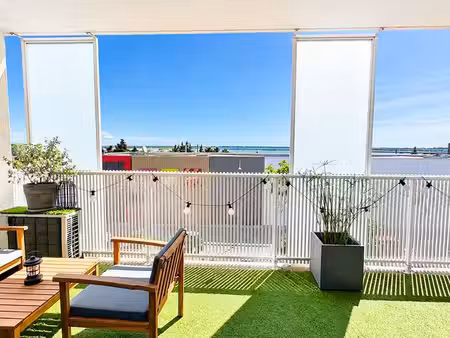t2 43 10m² + terrasse 17 13m² - vue étangs - parking - clim - frontignan