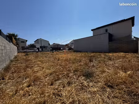 terrain 322 m² saussan