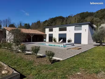maison récente - 4 pièces - 102m²