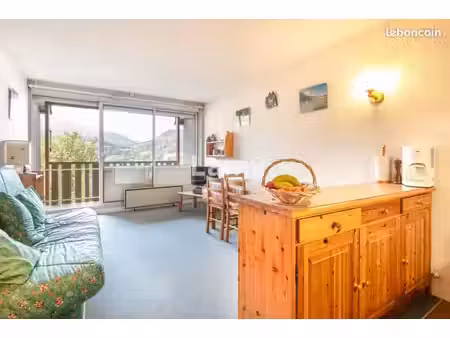 studio 1 pièce 27 m²