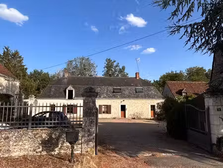propriété sur 2 4 ha - petite maison annexe  chevaux  granges  dépendances 