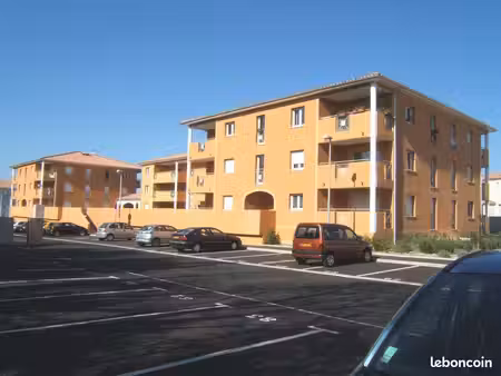 t2 48m²- clim- garage fermé en ss et pk - terrasse 7m²-1er étage- rés sécurisée