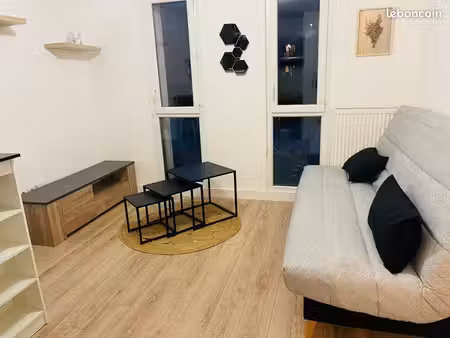 studio meublé 22 m² – résidence sécurisée avec gardien – refait à neuf