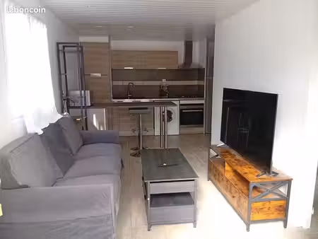 soulac sur mer  t2 meublé avec terrasse couverte. location à l’année dans parc 7000 m²