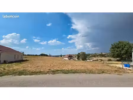 terrain constructible 700 m² – mignovillard