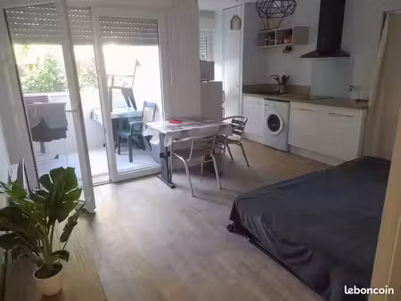 studio meublée 26m² + loggia 4m² - 100 000