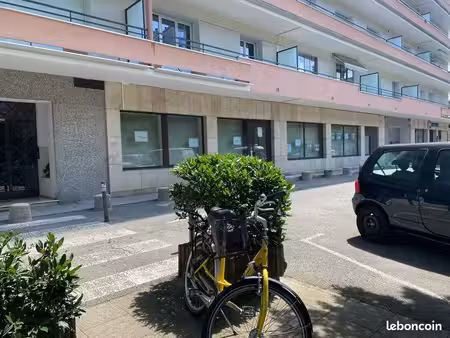 bureaux grenoble 122 m2 super équipés avec parkings sur grande artère (idéal pour groupe m