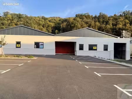 entrepôt 380 m² froges