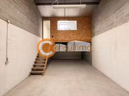 local d'activité 80 m²