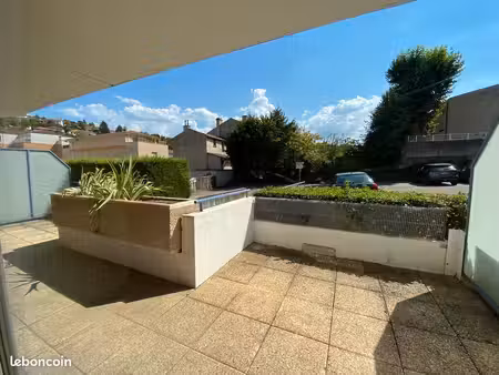 vends appartment t2 centre de villars + garage