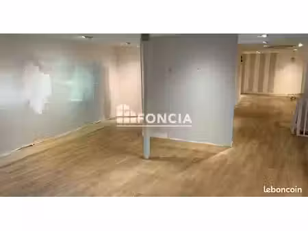 local commercial 134 m2  cahors centre