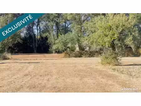 terrain 3563 m² les bordes