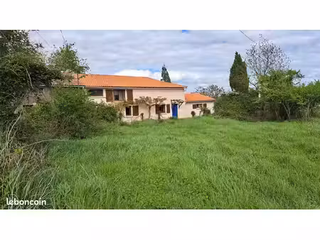 maison dans la campagne
