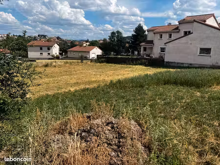 terrain constructible viabilisé – environ 770 m² – saint-germain-laprade (43700)