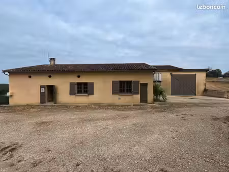 maison 4 pièces 793 m²