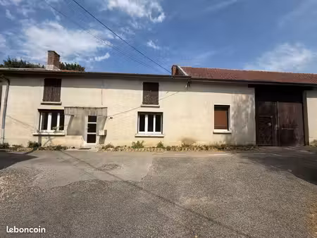 maison de village à fort potentiel + grande grange — juvigny (51150)