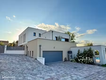 maison 8 pièces 206m2