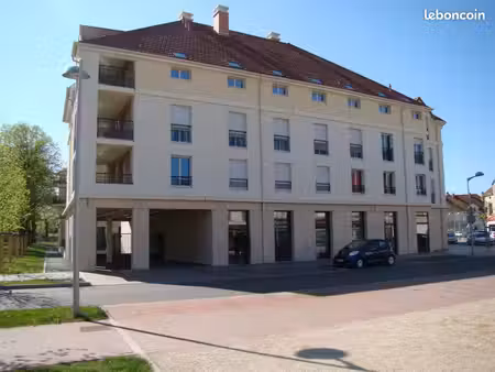 local commercial 110 m²