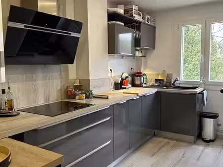à louer – appartement t3 avec balcon  garage et grenier