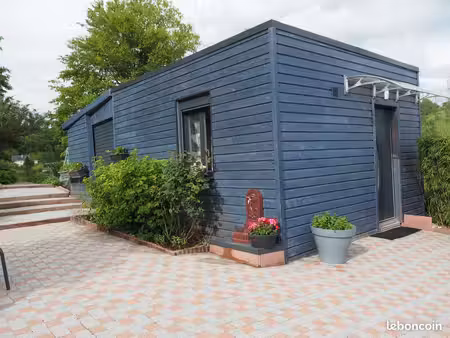 location studio meublé