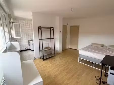 studio 1 pièce 25 m²