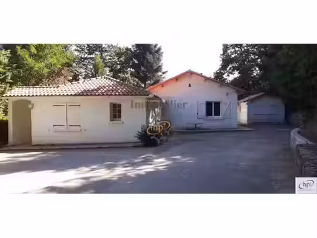 location maison 5 pièces 127 m² à saint-affrique (12400)  1 170 €