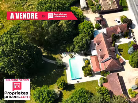 propriété avec piscine à 2 pas de la loire sur un parc arboré de 8900 m² à germigny des pr