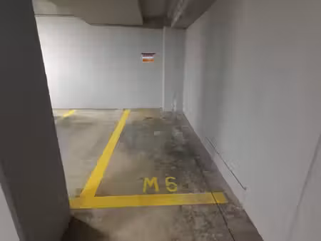 boxe de garage à louer à evere - rue de genève