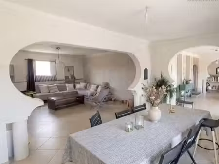 maison 7 pièces 238m2