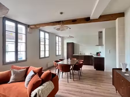 t3 meublé 82 m² — prestations haut de gamme — centre-ville de châteauneuf-sur-charente
