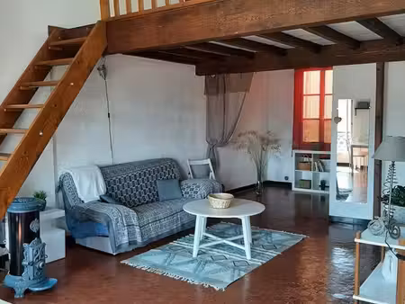 appartement de caractère à marseille vieux-port – 55m² - location étudiante – pas de loyer